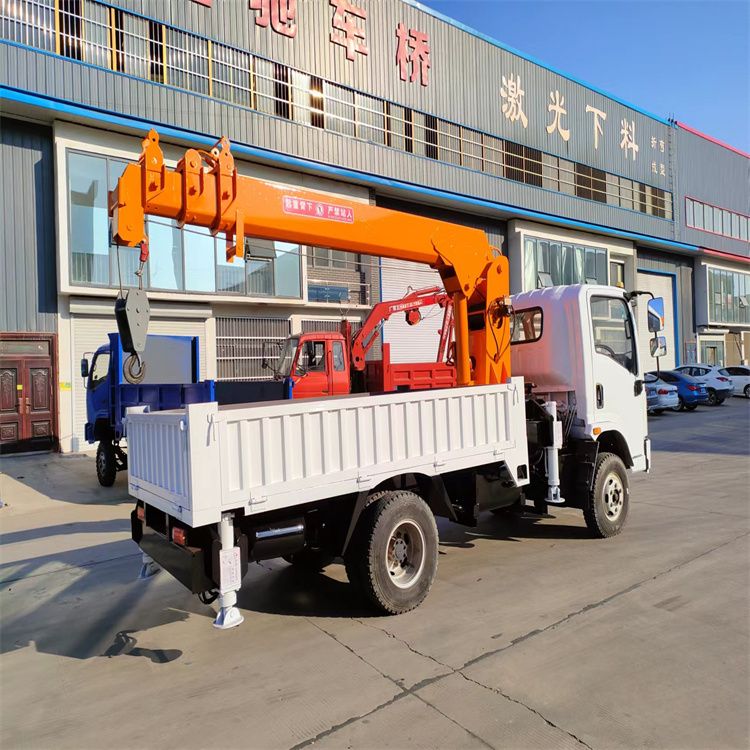 阳泉市三轮随车吊定制 农用改装机自备吊中瑞长期出售